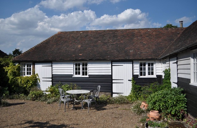 * Willow Cottage * Child Friendly Holidays. DISCOUNTS available -call!