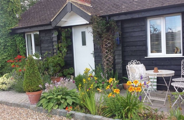 Willow Cottage in idyllic Kent setting.