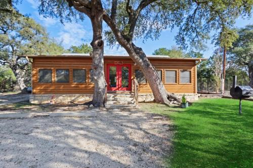 Wimberley Log Cabins Resort and Suites- Reunion Cabin