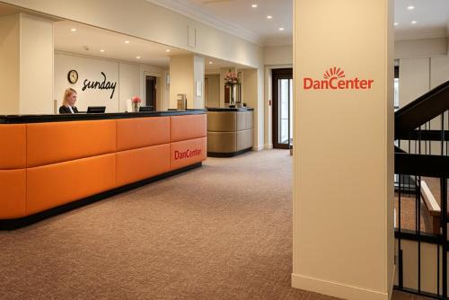 Winchester Cathedral View By Dancenter