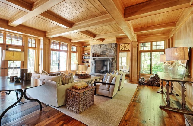 Windermere! South! Private! Wallsend is Muskoka Classic Luxury!