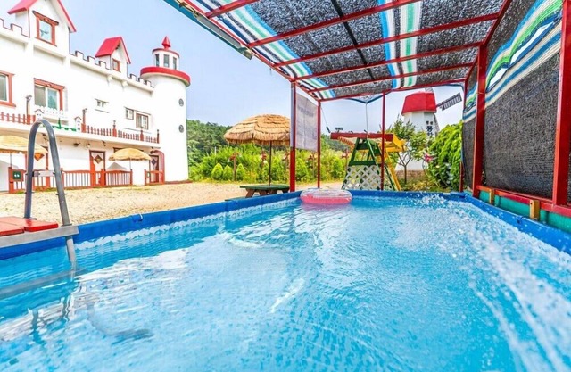 Windmill and light house pension