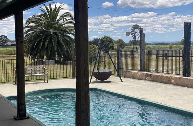 Windmill Lodge, large low key gatherings, family get togethers, micro weddings.