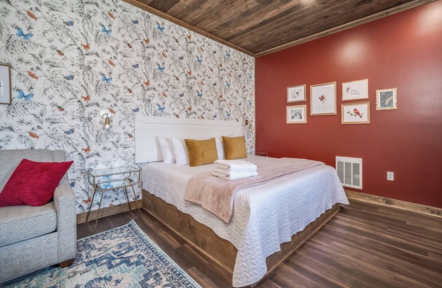 Wine, Dine & Unwind.