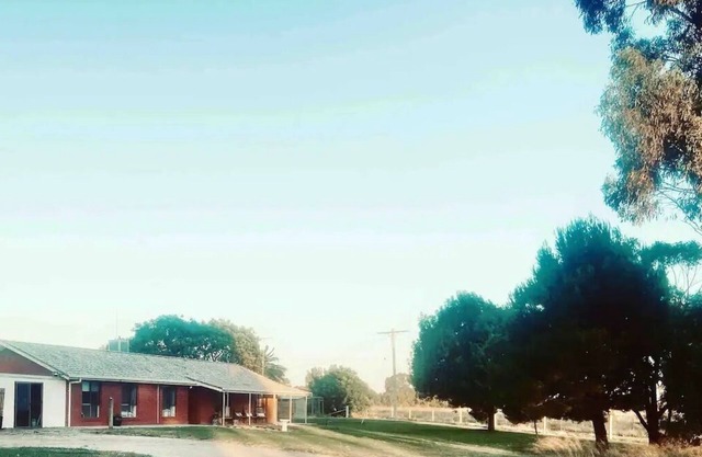 Wings Field - peaceful family farm staynFarm stay in Tocumwal, Australian