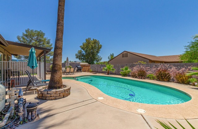 Winter Special! Private Pool/Spa! Heat Optional!