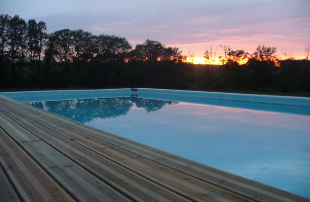 Wisdom Gites - Orchard View holiday cottage with pool, WiFi, garden and parking