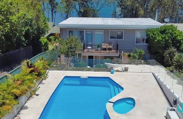 WishStay Waterfront Luxury Retreat,- private pool