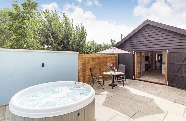 Wisteria Lodge - UKC5804