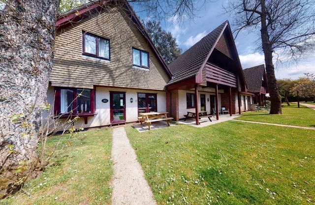 With open plan dining and living space equipped modern kitchen and accommodation for up to 7 guests