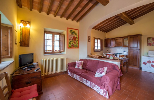 Wonderful apartment in small farmhouse with pool and garden
