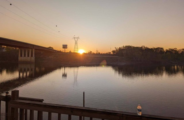 Wonderful cottage on the Tennessee River Crump Tn.
