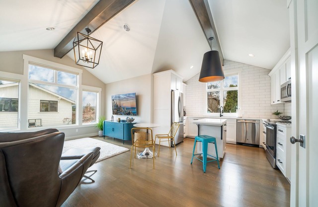Wonderful Kirkland Guest House near the beach!