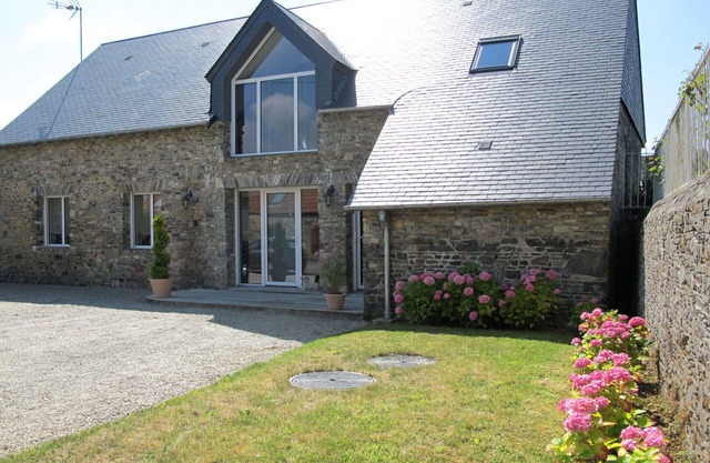 Wonderful private villa for 6 guests with WIFI, TV, terrace, pets allowed and parking
