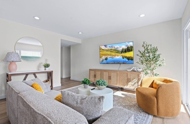 Wonderful Pool Home Next to SOFI, Intuit, LAX, KIA