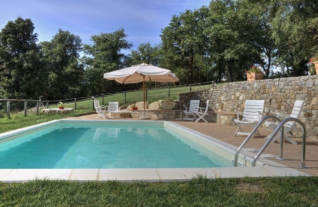 Wonderful private villa for 12 people with WIFI, A/C, private pool and TV