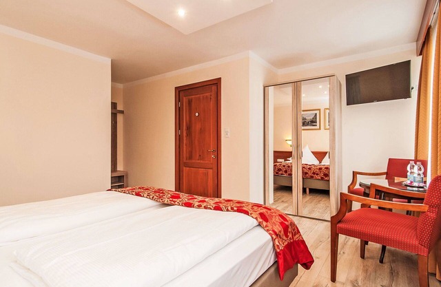 Wonderful private villa for 36 guests with WIFI, TV, terrace and parking