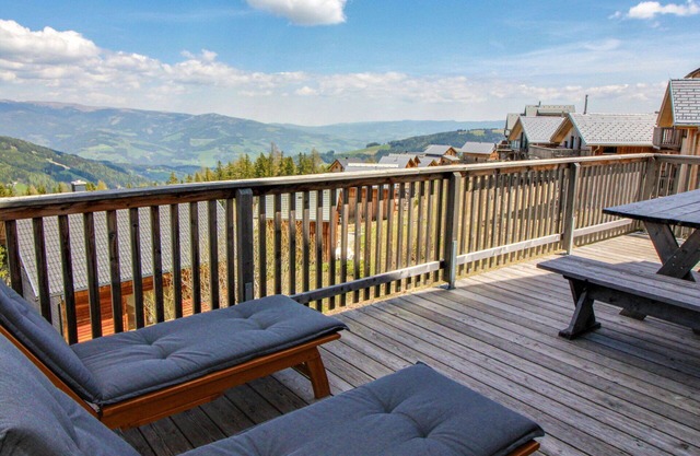 Wonderful private villa with hot tub, WIFI, TV, terrace, pets allowed, panoramic view and parking