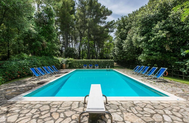 Wonderful private villa for 8 people with WIFI, pool and pets allowed