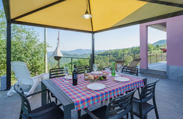 Wonderful private villa for 6 people with A/C, WIFI, TV and terrace