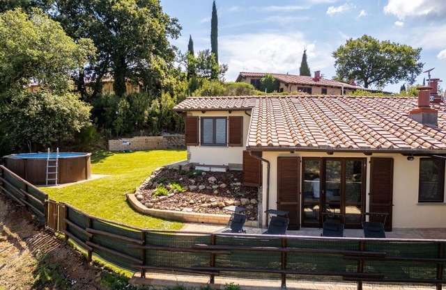 Wonderful private villa with private pool, WIFI, A/C, hot tub, TV, patio, panoramic view, parking