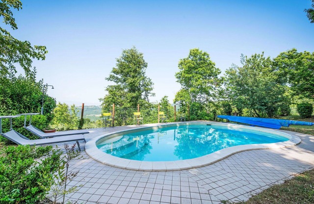Wonderful private villa for 6 guests with private pool, WIFI, A/C, TV, terrace and pets allowed