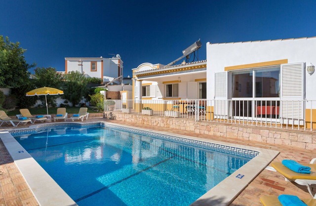 Wonderful private villa for 6 people with WIFI, A/C, private pool, TV, terrace and parking