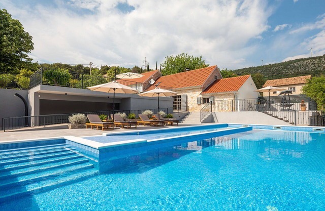 Wonderful private villa with WIFI, A/C, private pool, TV, terrace, pets allowed and panoramic view