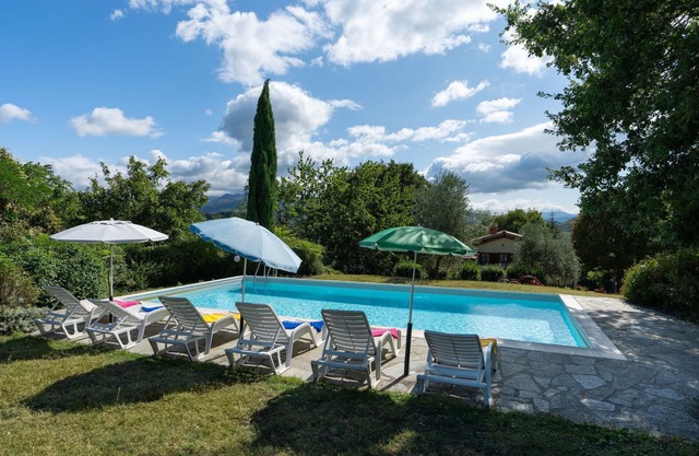Wonderful private villa for 8 people with hot tub, private pool, WIFI, TV and panoramic view