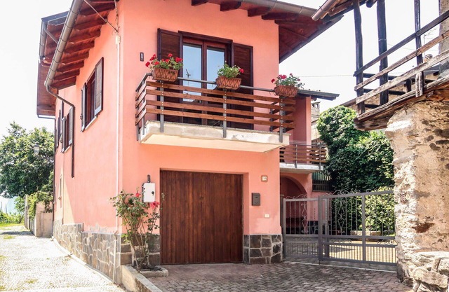 Wonderful private villa for 6 people with WIFI, TV, patio and pets allowed