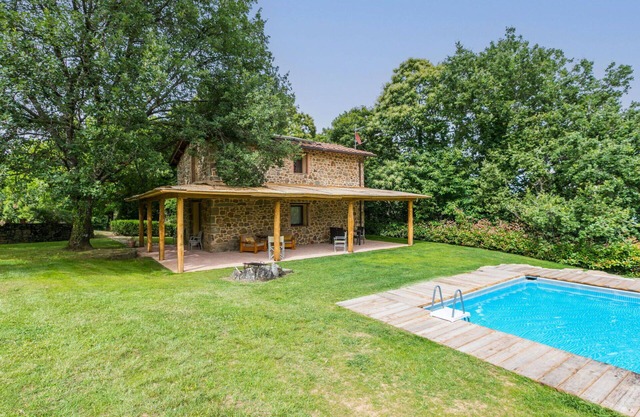 Wonderful private villa for 4 people with WIFI, private pool, TV and patio