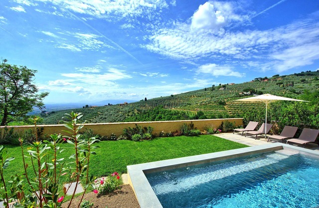Wonderful private villa for 4 people with private pool, WIFI, A/C, TV and panoramic view