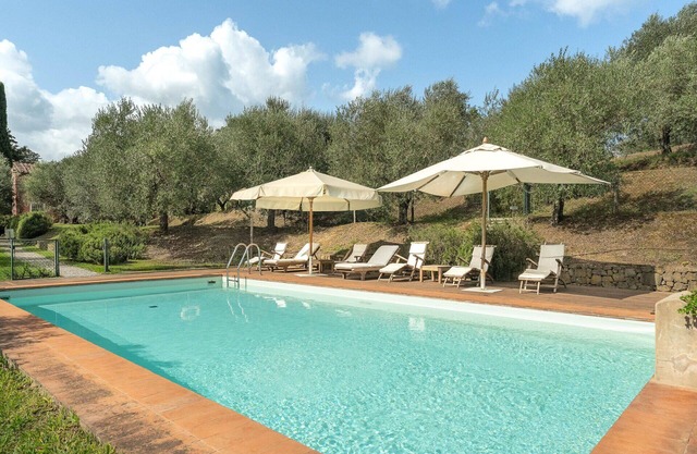 Wonderful private villa with A/C, private pool, WIFI, TV, veranda and panoramic view, close to L.