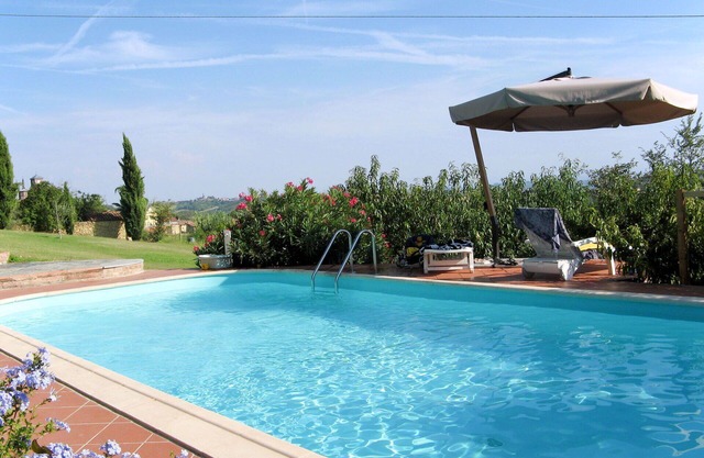 Wonderful villa for 4 guests with WIFI, A/C, pool, TV and terrace