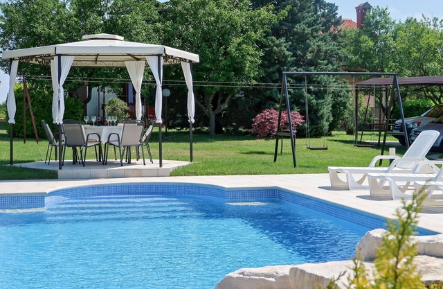 Wonderful villa for 6 guests with WIFI, private pool, A/C, TV and patio