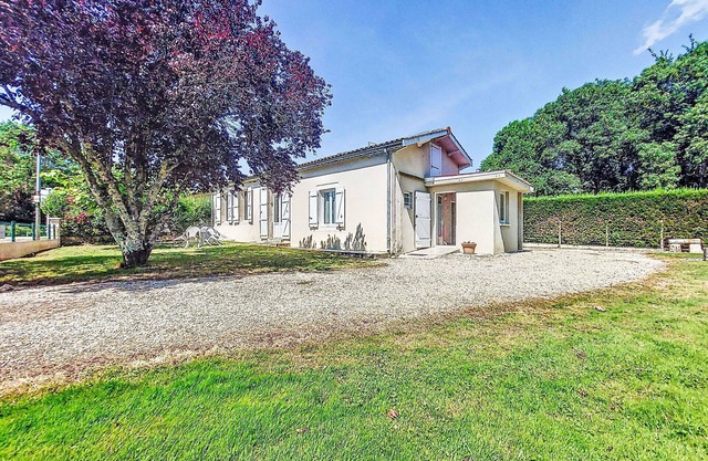 Wonderful villa for 5 people with WIFI, TV, terrace, pets allowed and parking