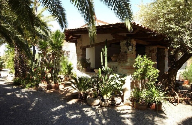 Wonderful villa surrounded by lush greenery peacefully located beach close