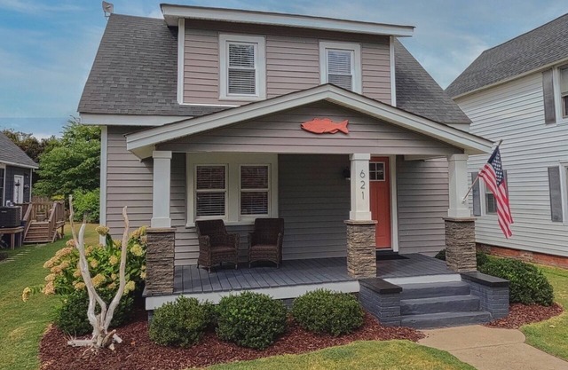 Wonderfully Updated and Renovated in the Historic District. 2-3 Night Min Stay