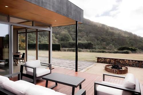 Woodbridge Hill Country Escape