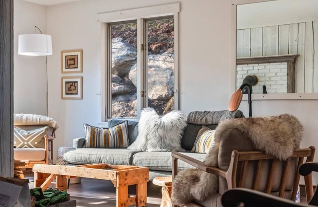 Woodland Escape: Embrace Nature near Stowe&Smuggs