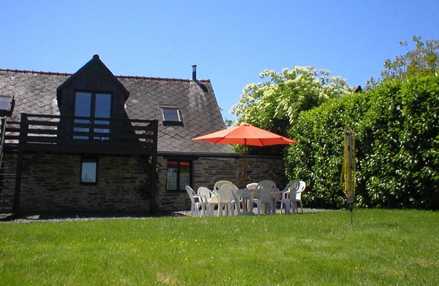Woodland View Barn, South Brittany Cottage, free bikes, WiFi, near village.
