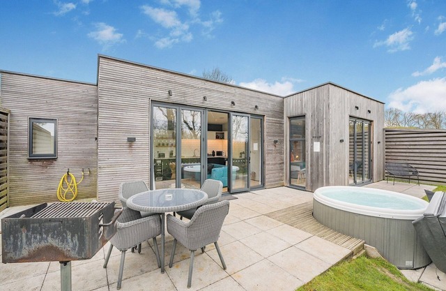 Woodland View Retreat (Pet)