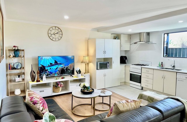 Woodville Garden Home in great location