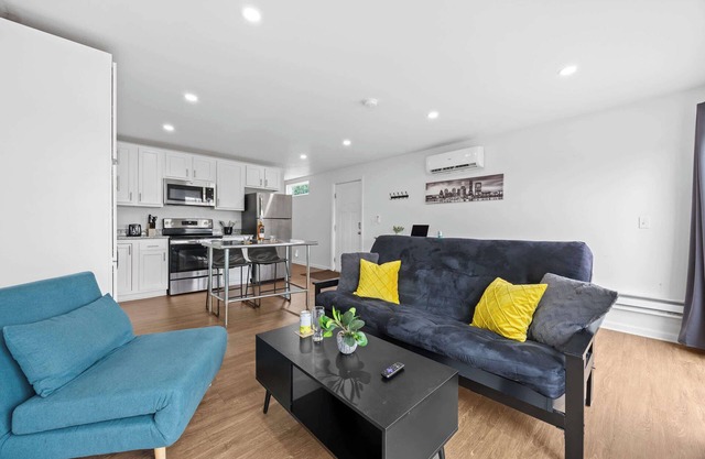 Work-Friendly Container Stay & Bourbon Nearby | #2