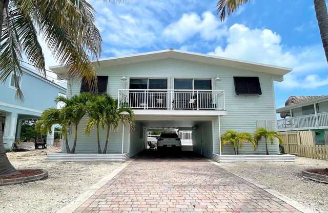 Work from home in this slice of Islamorada paradise!