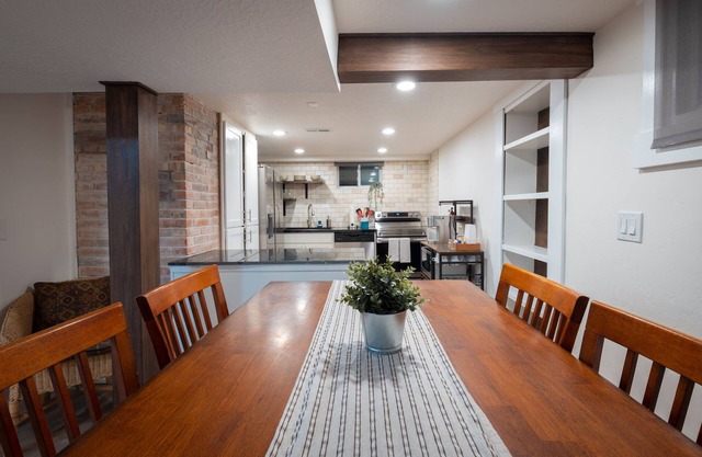 Work & Ski in SLC — Cozy, renovated home w/in-unit laundry