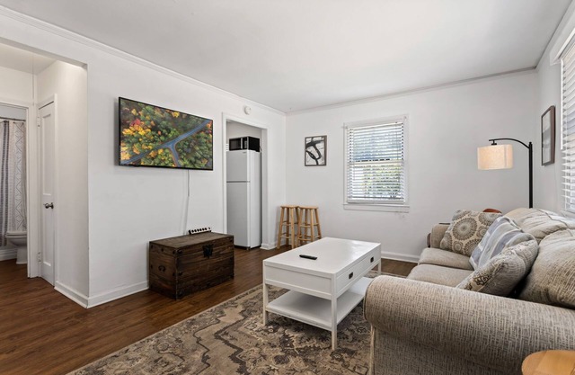 WOW! 2 Bedroom Near Downtown Greenville - Pet Friendly