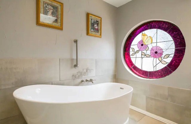 WOW! Custom 4/3 Single Story 2850 sf Luxury Home