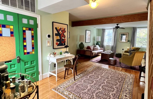 Wyatt's Saloon Guest House 2