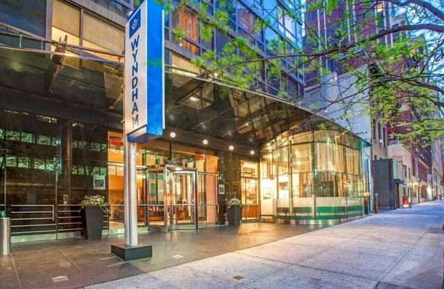 Wyndham Midtown 45 | 2BR/2BA King Bed Suite